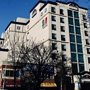 3* Hotel Marco Laguardia &
